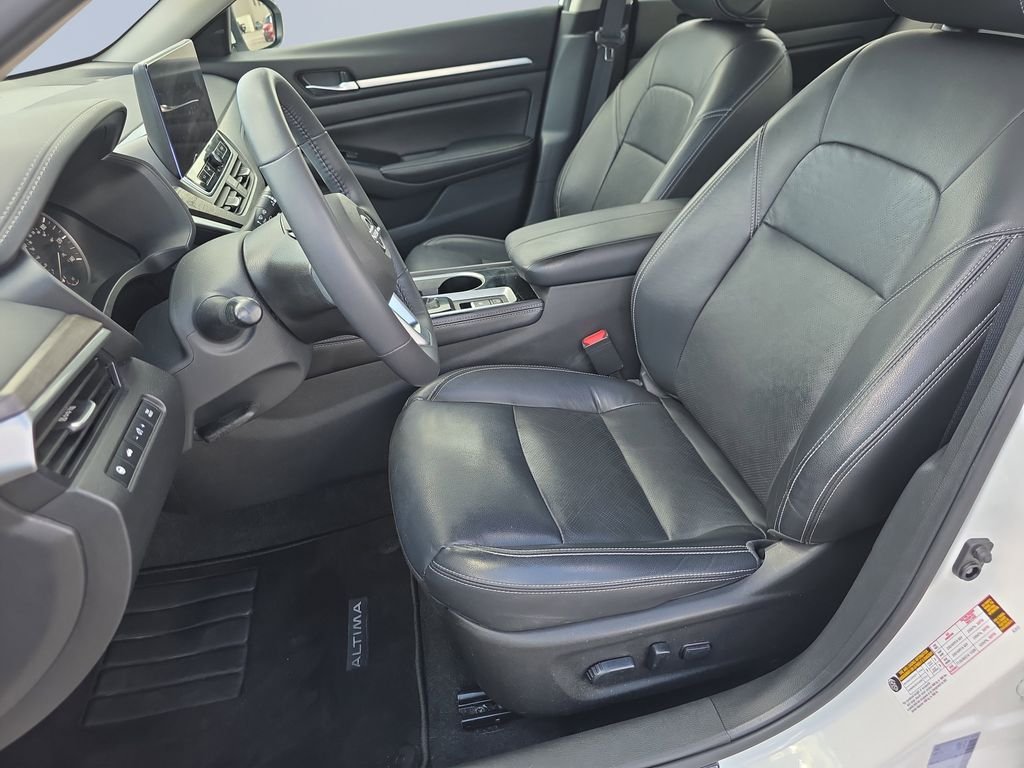 Used 2024 Pearl White Tricoat Nissan 2.5 SL image 26