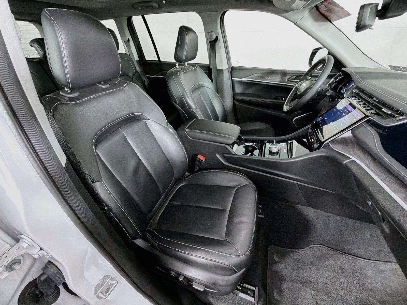 Used 2022 Bright White Clearcoat Jeep  image 31