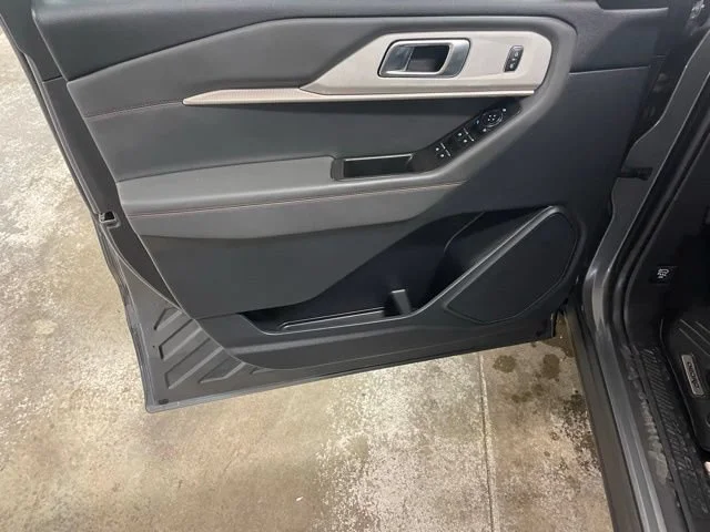 Used 2025  Ford Active image 26