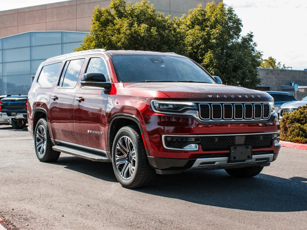 Used 2023 Velvet Red Pearl Jeep Series II image 3