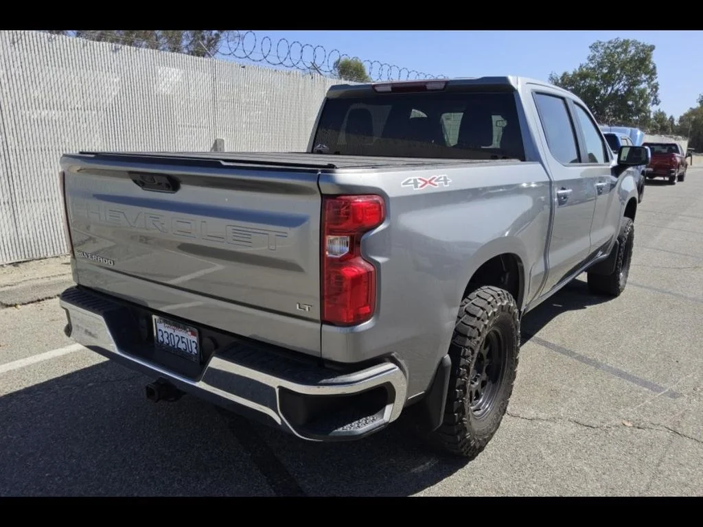 Used 2023 Gray Chevrolet LT image 7
