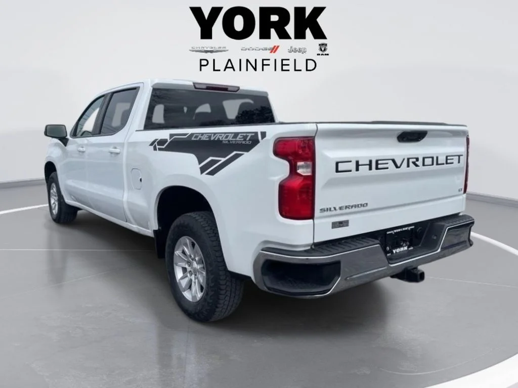 Used 2023 White Chevrolet LT image 3