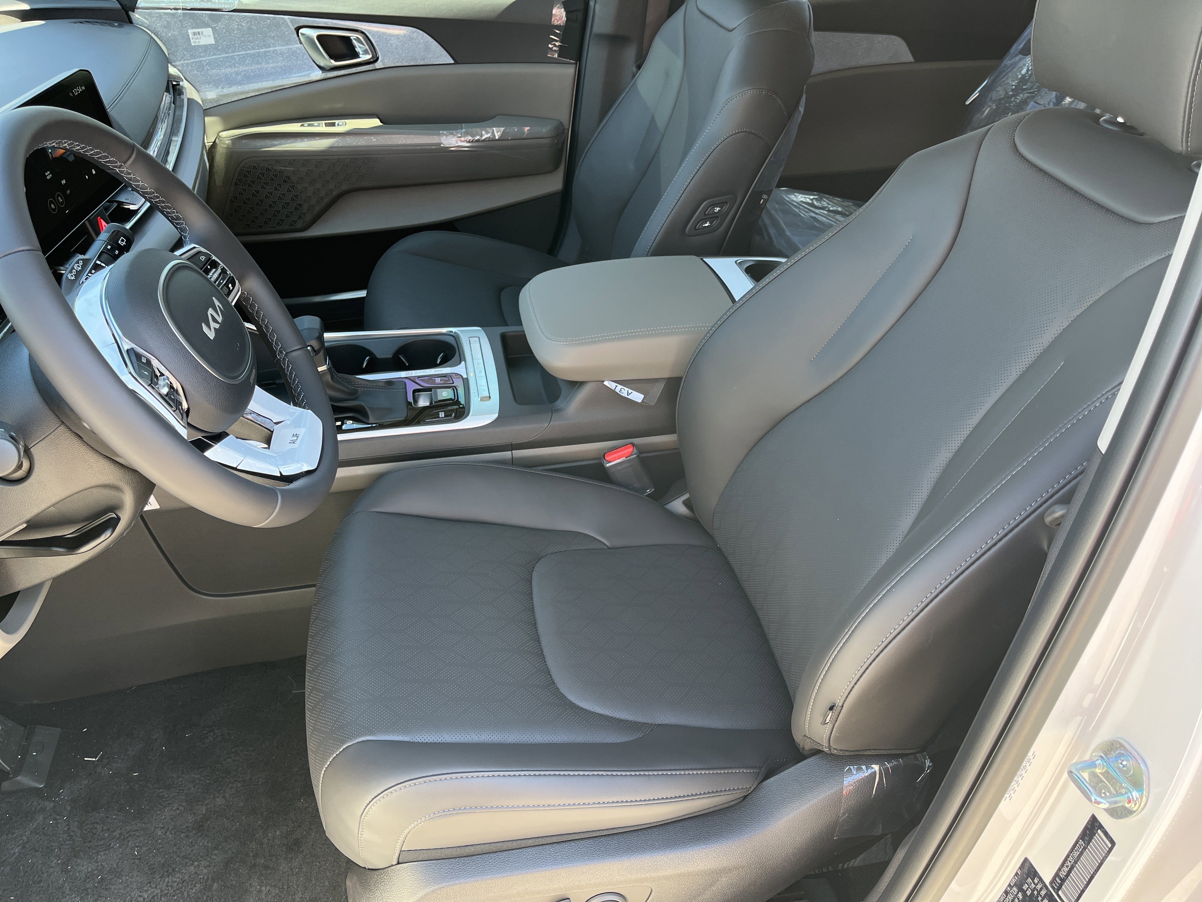 New 2026 Snow White Pearl Kia EX image 18