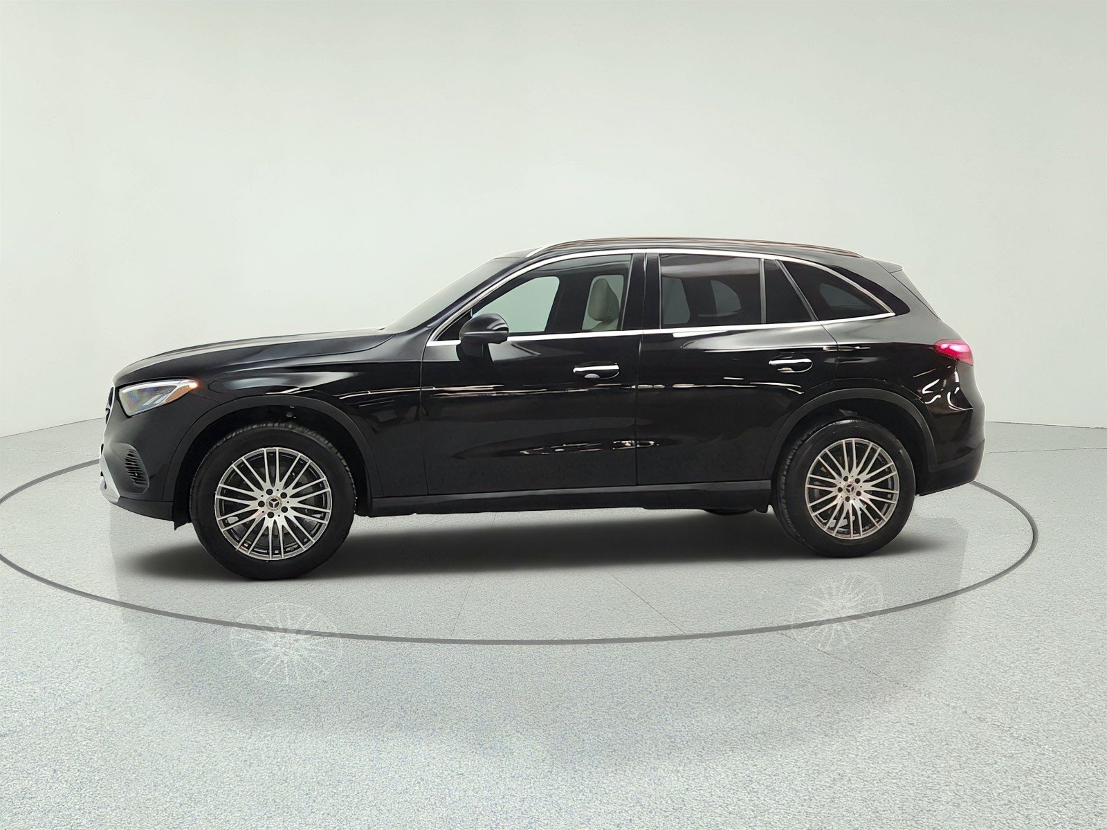 Used 2024 Black Mercedes-Benz GLC 300 4MATIC® SUV image 8