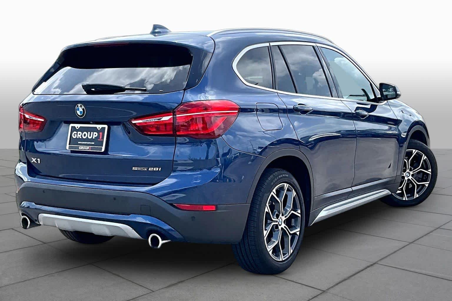 Used 2021 Phytonic Blue Metallic BMW sDrive28i image 12