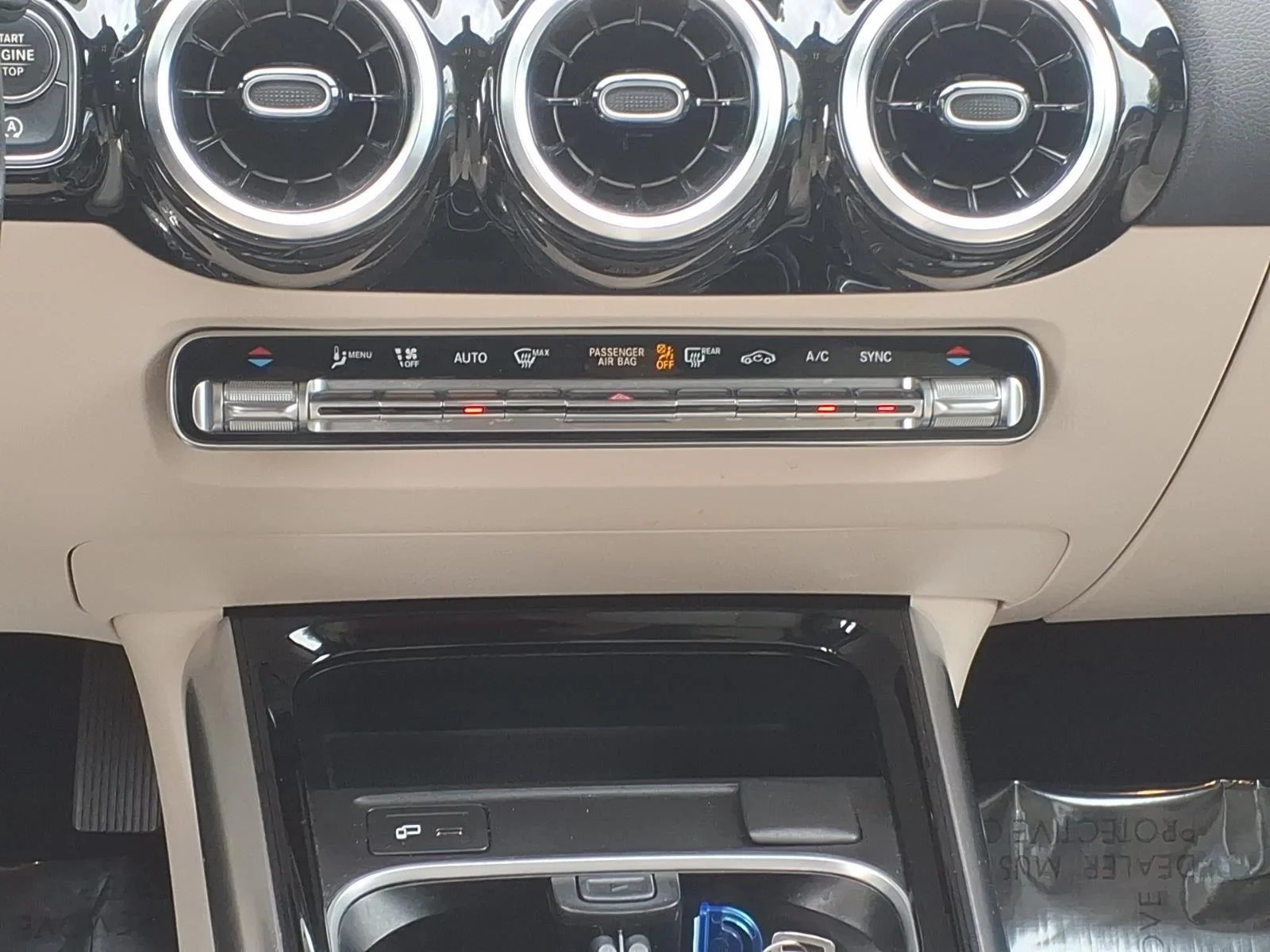 Used 2023 Polar White Mercedes-Benz GLA 250 image 17