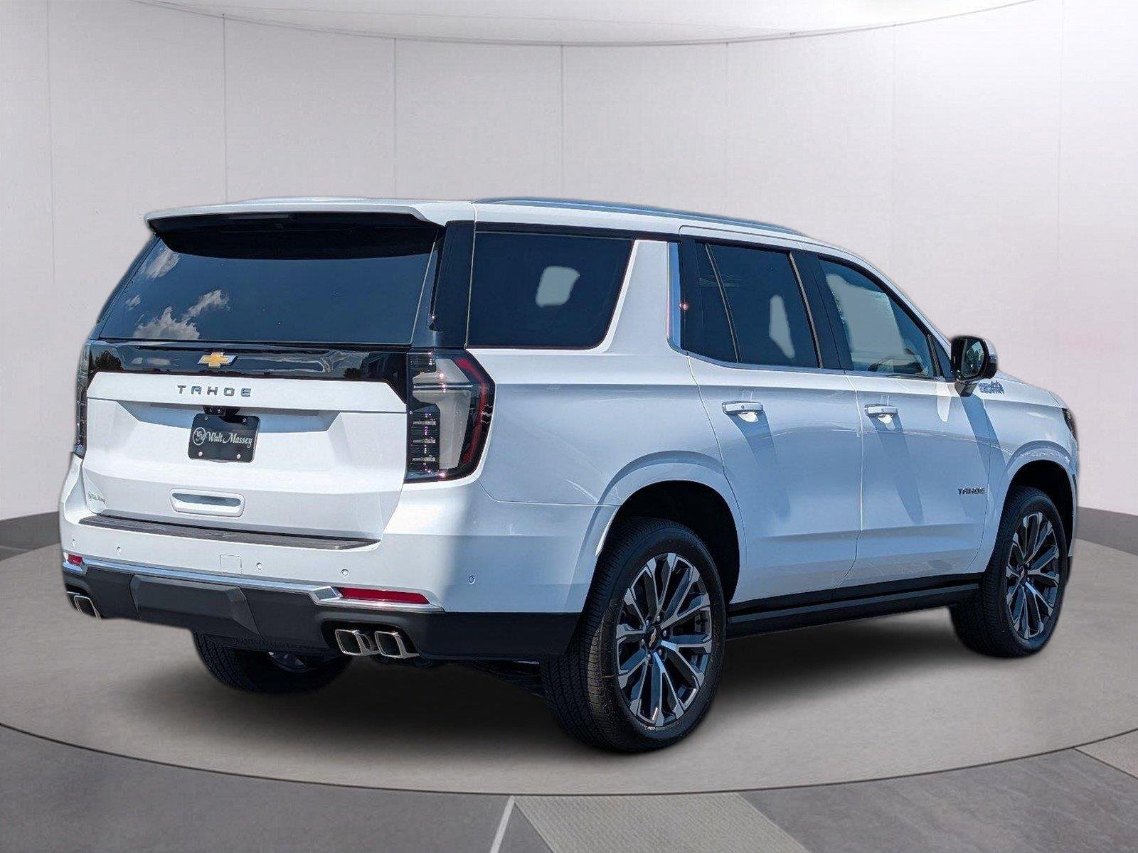 New 2026 Polar White Tricoat Chevrolet High Country image 5