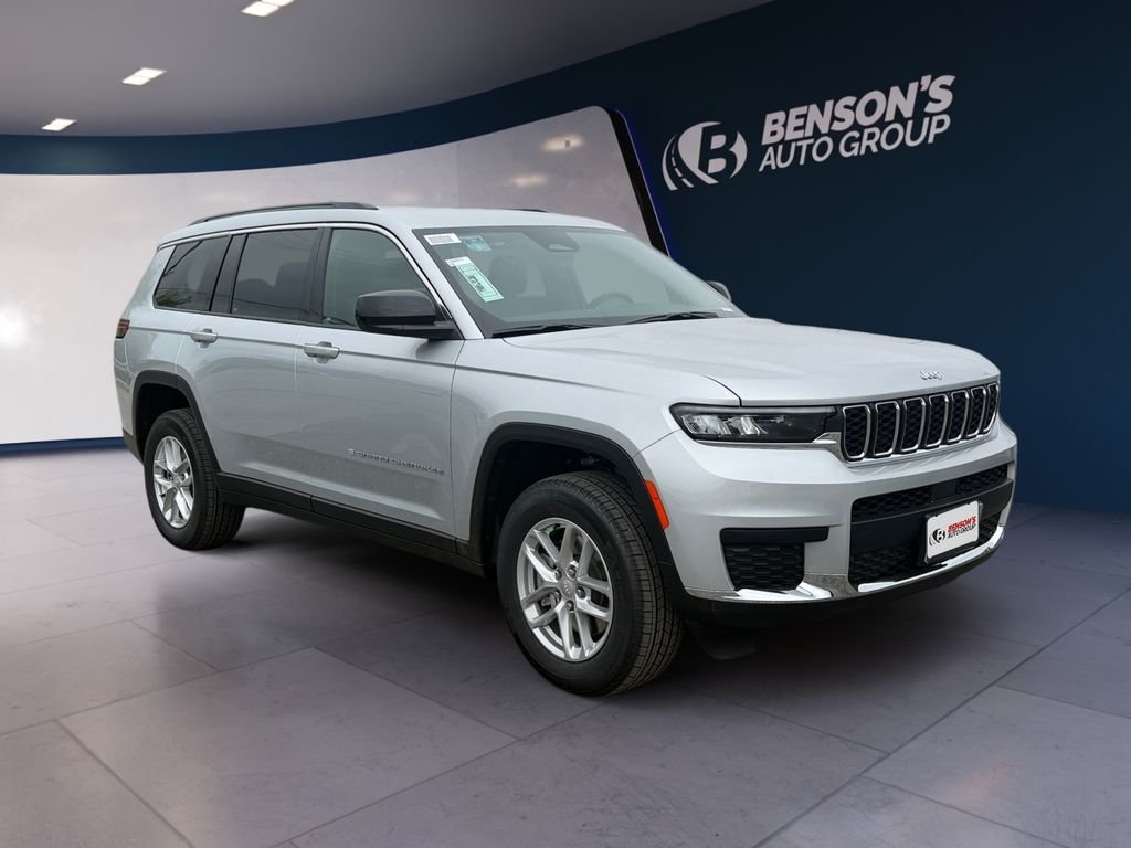 New 2026 Silver Zynith Exterior Paint Jeep Laredo image 7