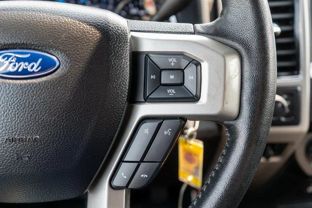 Used 2020 White Ford Lariat image 28