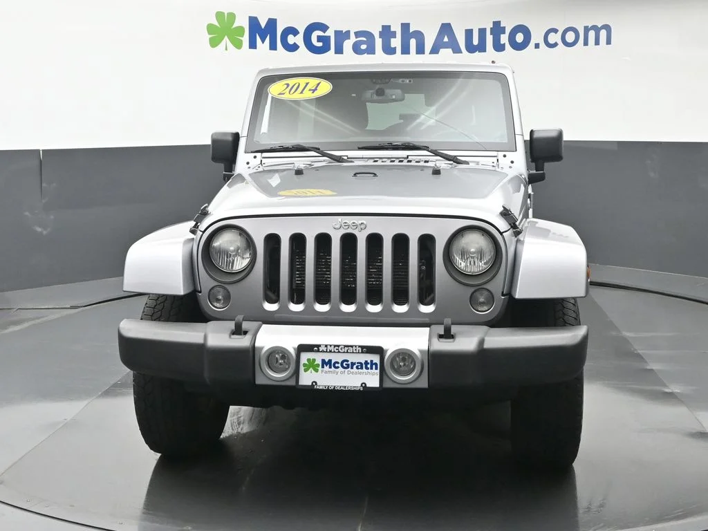 Used 2014 Gray Jeep Unlimited Sahara image 6