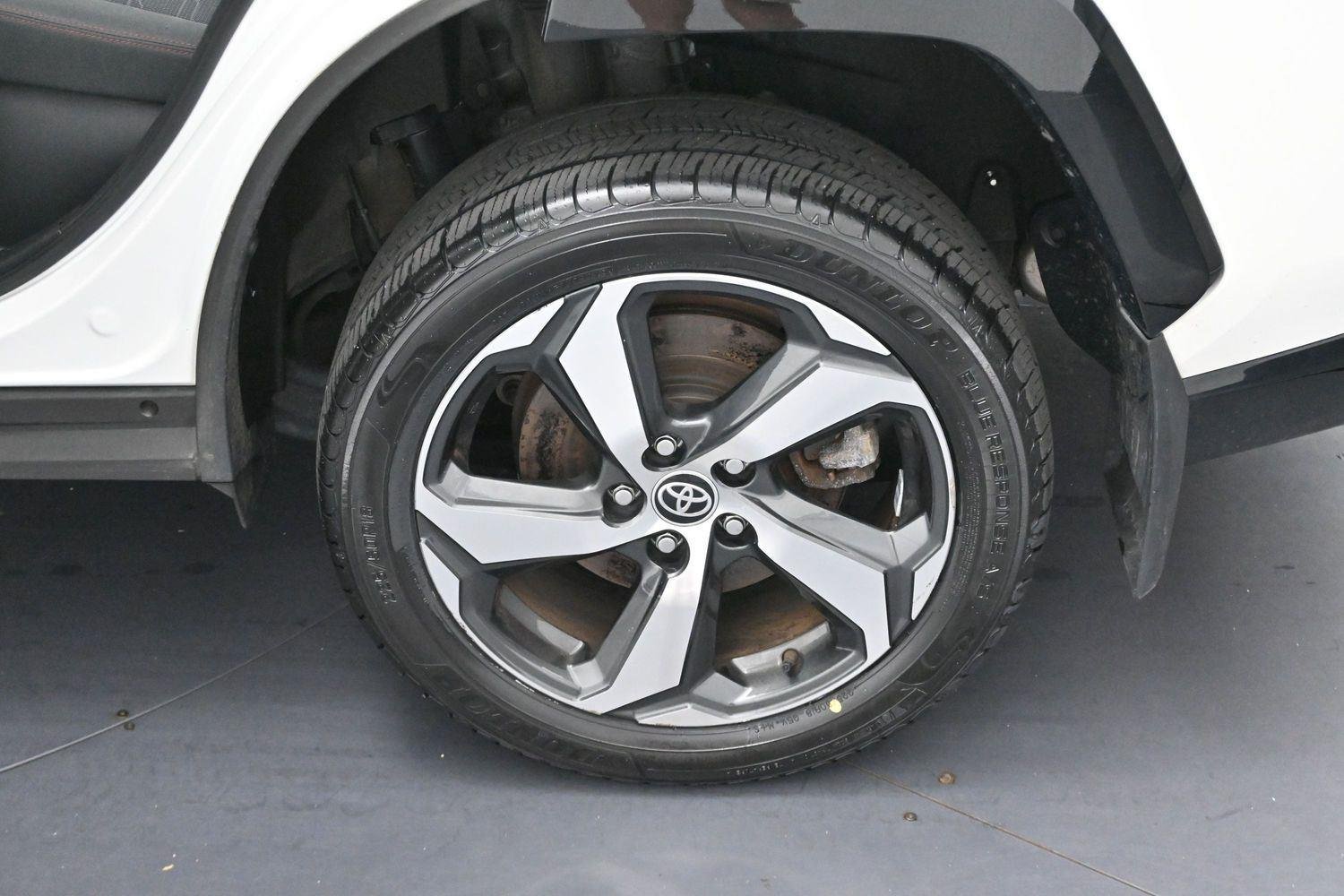 Used 2024 Ice Cap Toyota SE image 32