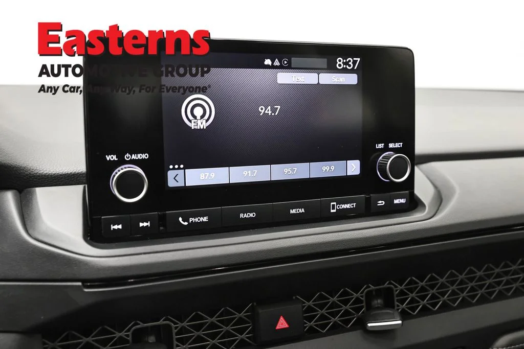 Used 2025 Black Honda SE image 18