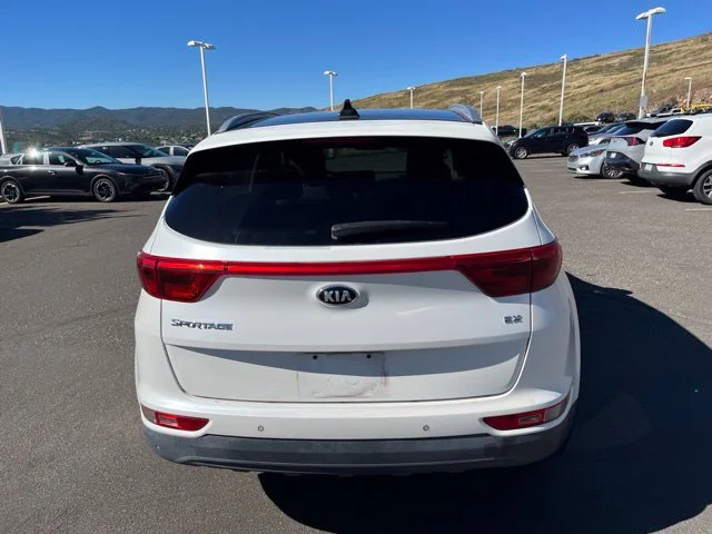 Used 2017 Snow White Pearl Kia EX image 9