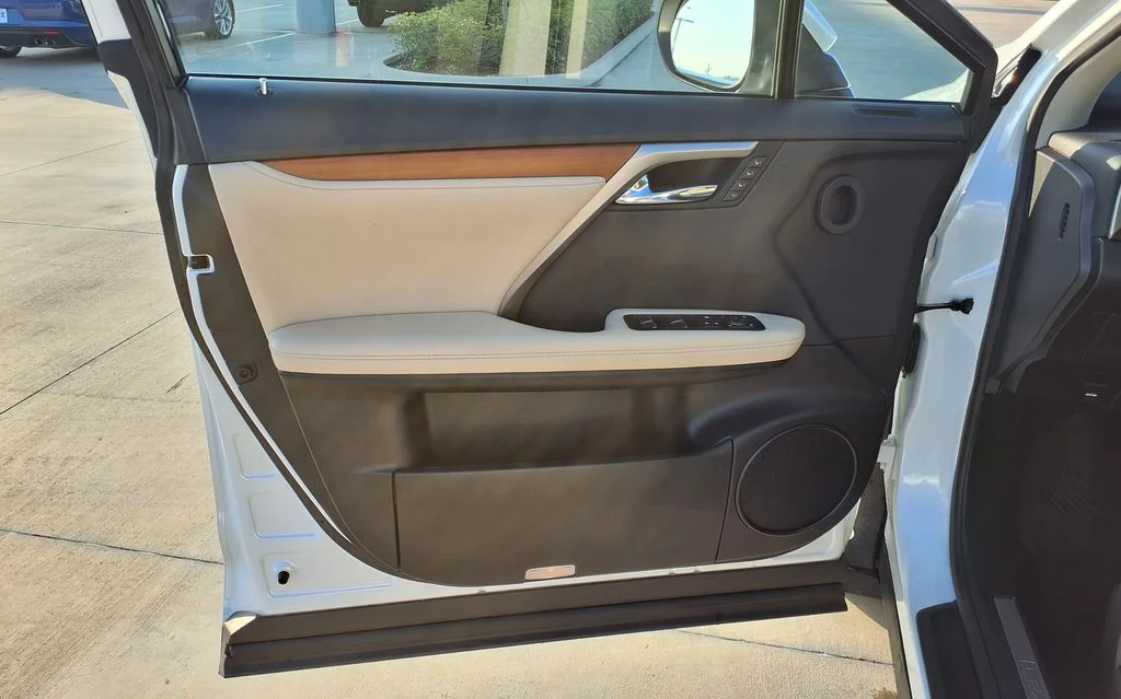 Used 2021 White Lexus 350 image 11