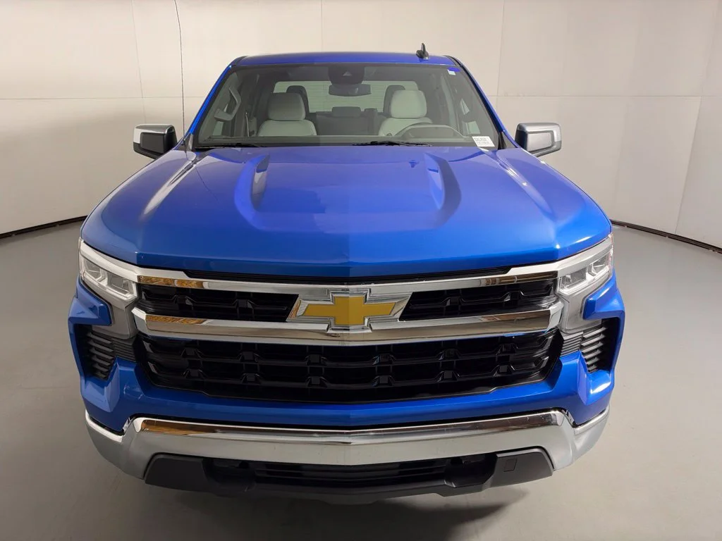 Used 2025 Blue Chevrolet LT image 3
