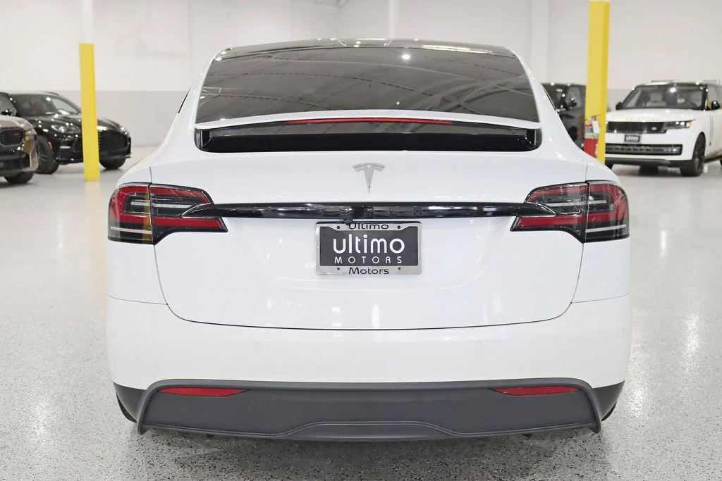 Used 2022  Tesla Plaid image 13