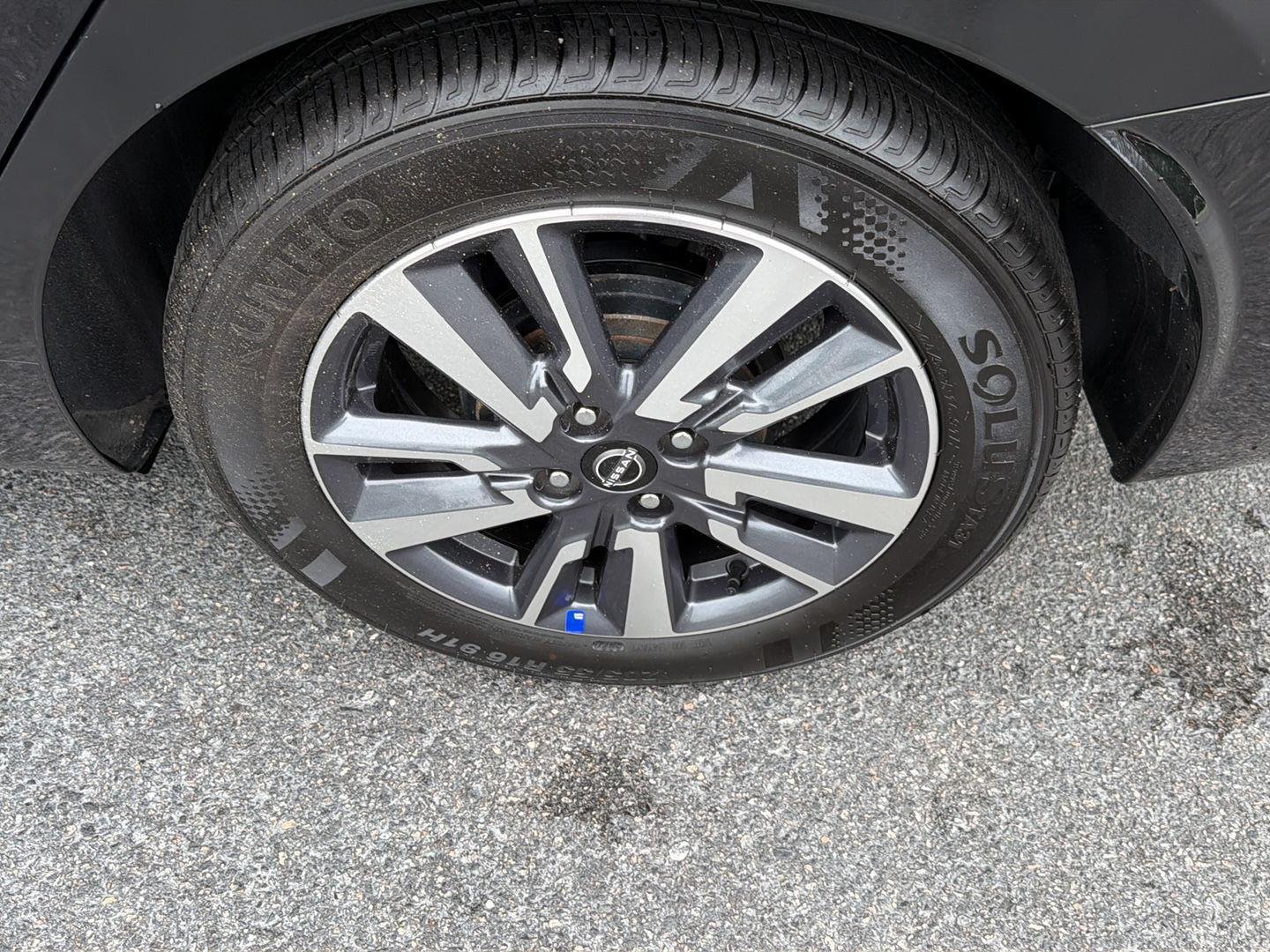 Used 2025 Super Black Nissan SV image 34