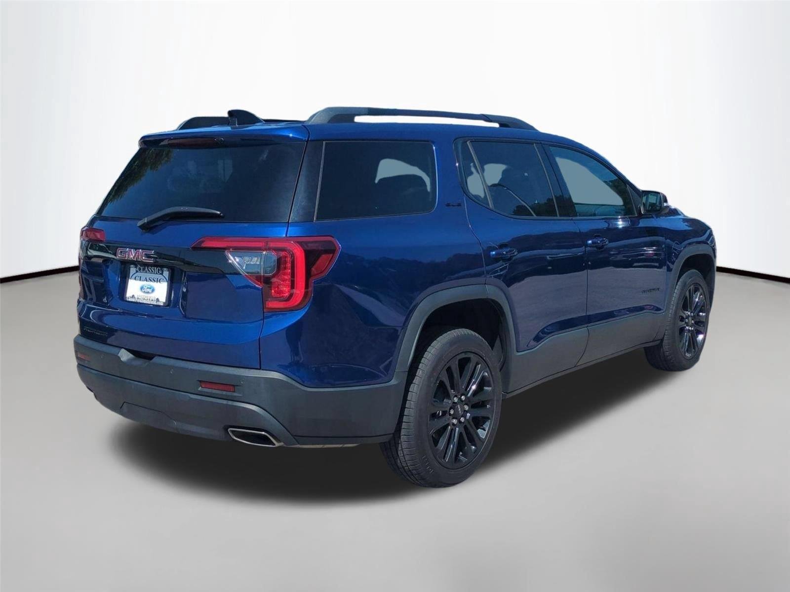 Used 2023 Ultra Blue Metallic GMC SLE image 5