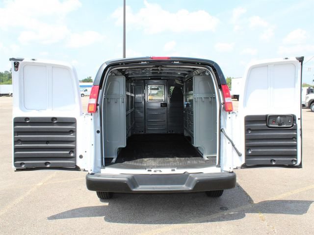 2025 Chevrolet Express Cargo Work Van - Photo 15