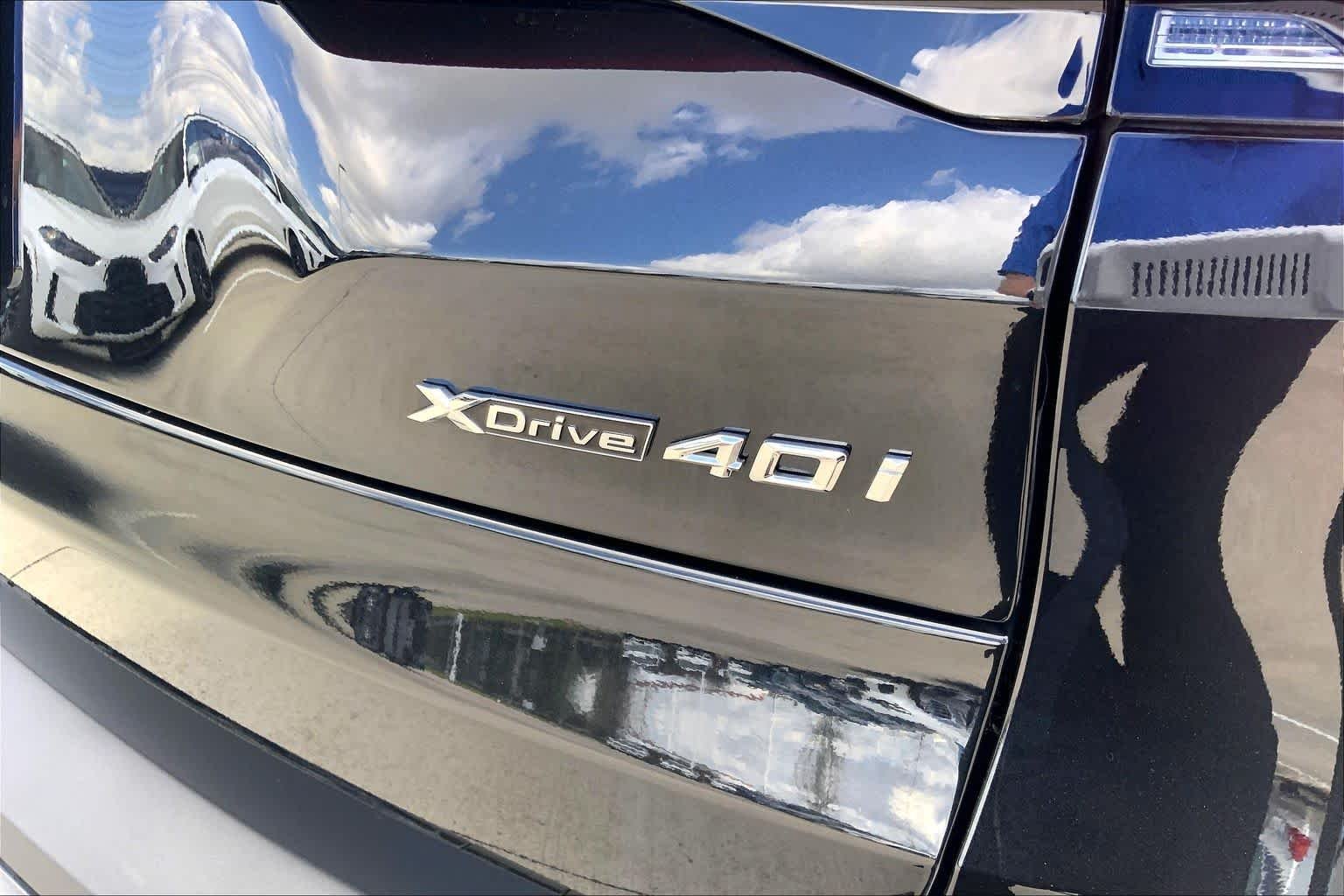 Used 2026 Black Sapphire Metallic BMW xDrive40i image 9