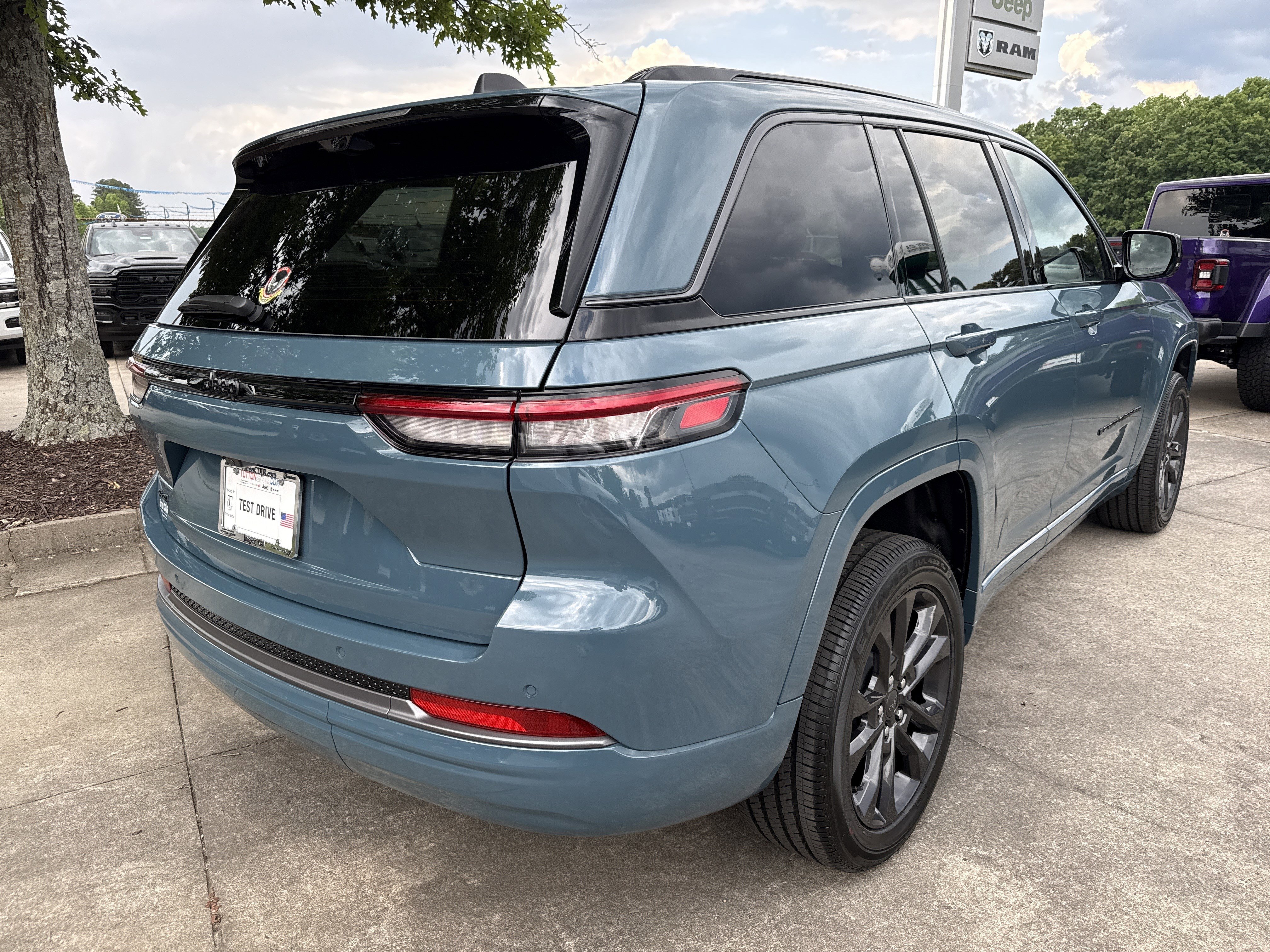 New 2026 Steel Blue Jeep Limited Reserve image 7