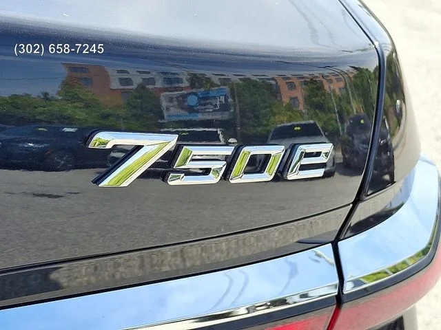 2026 BMW 7 Series 750e - Photo 21