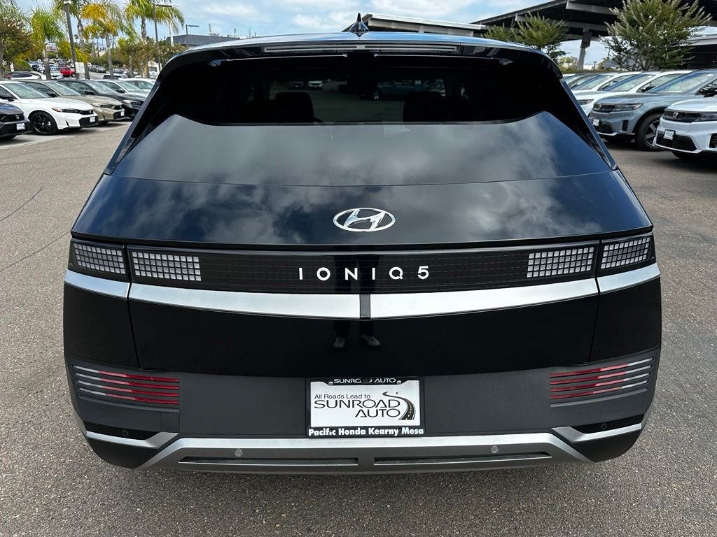 Used 2024 Black Hyundai SEL image 7