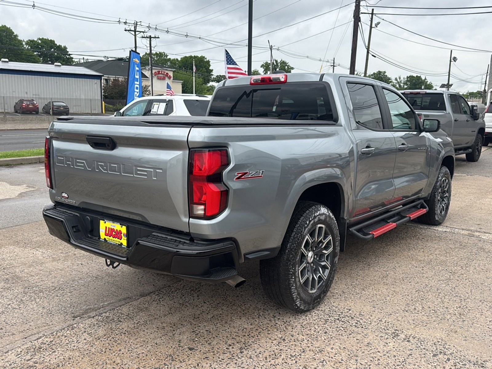 View vehicle photo 5