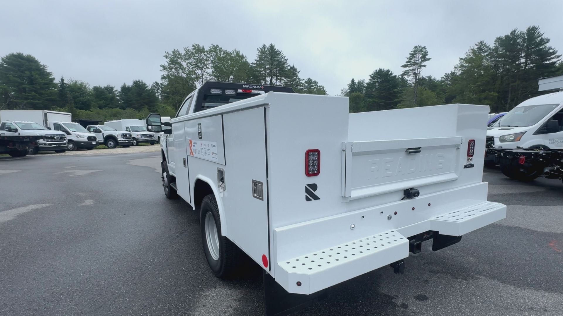 2025 Ford F-350 Super Duty Chassis Cab XL - Photo 20
