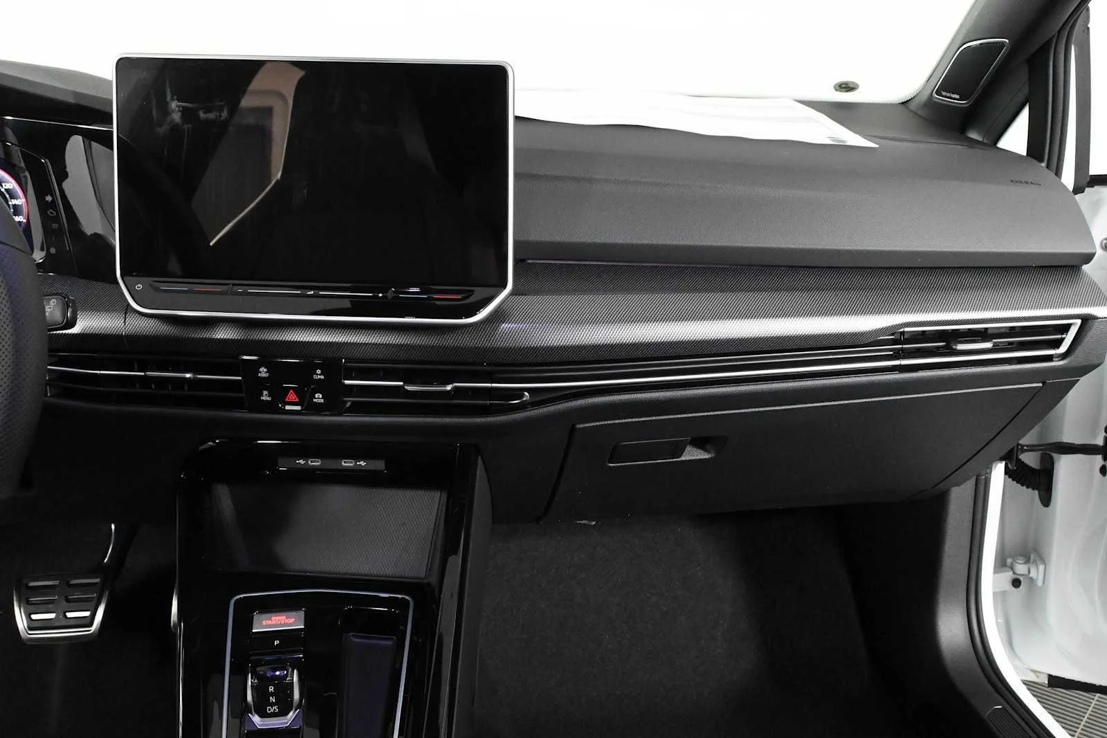 New 2026 Opal White Pearl Volkswagen SE image 16