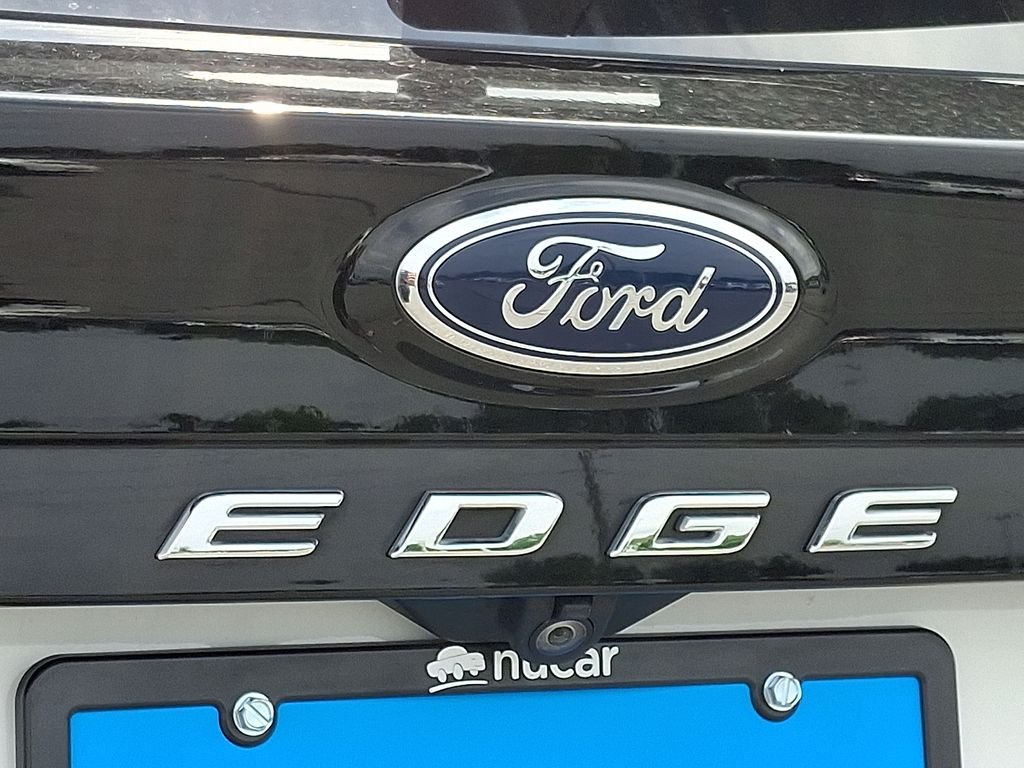 Used 2022  Ford SEL image 29