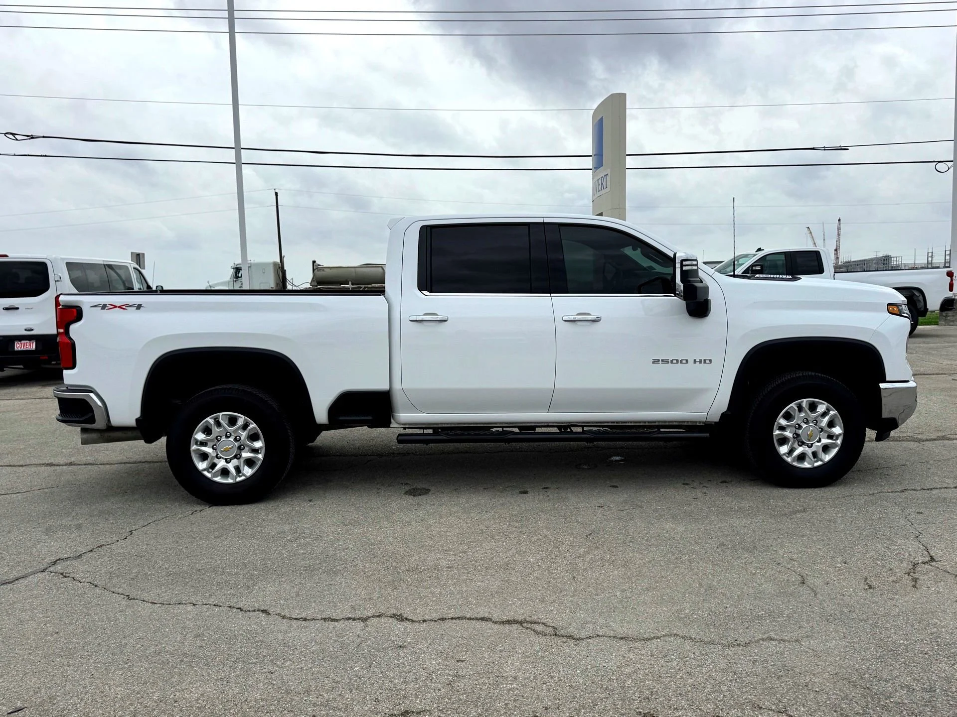 Used 2025 Summit White Chevrolet LTZ image 6