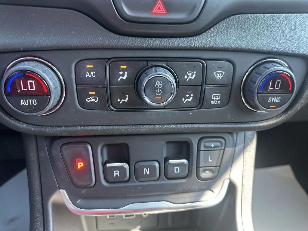 Used 2020 Gray GMC SLE image 25