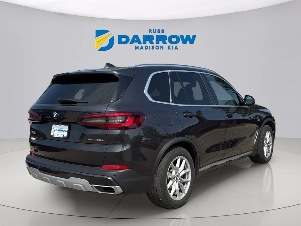 Used 2022 Dark Graphite Metallic BMW xDrive45e image 5