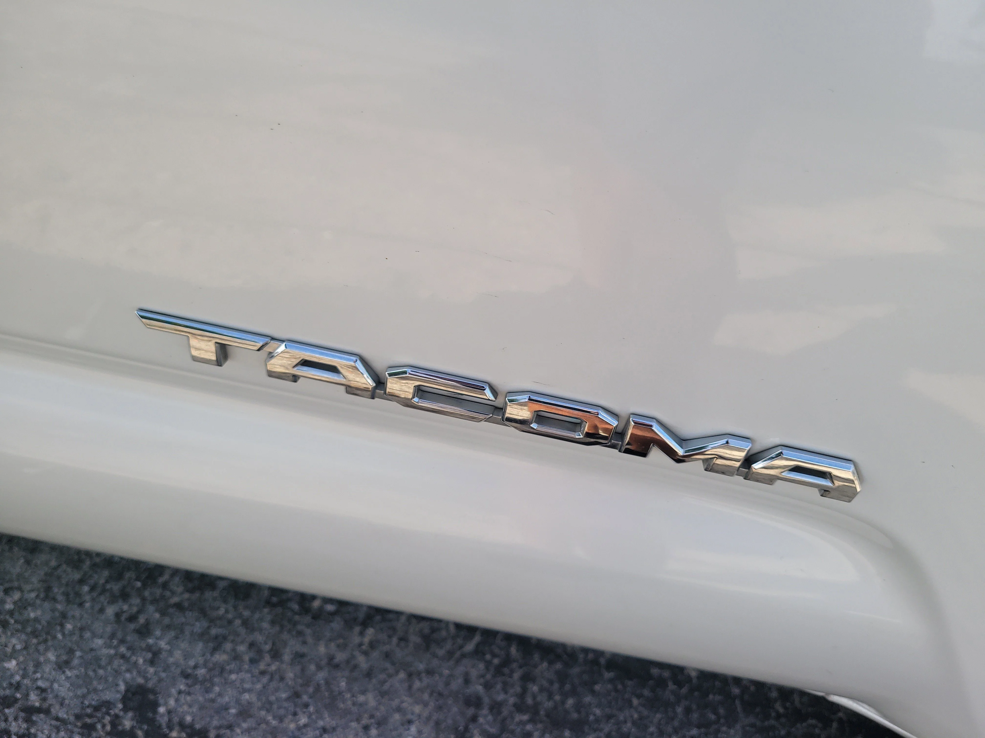 Used 2021 Wind Chill Pearl Toyota TRD Sport image 9