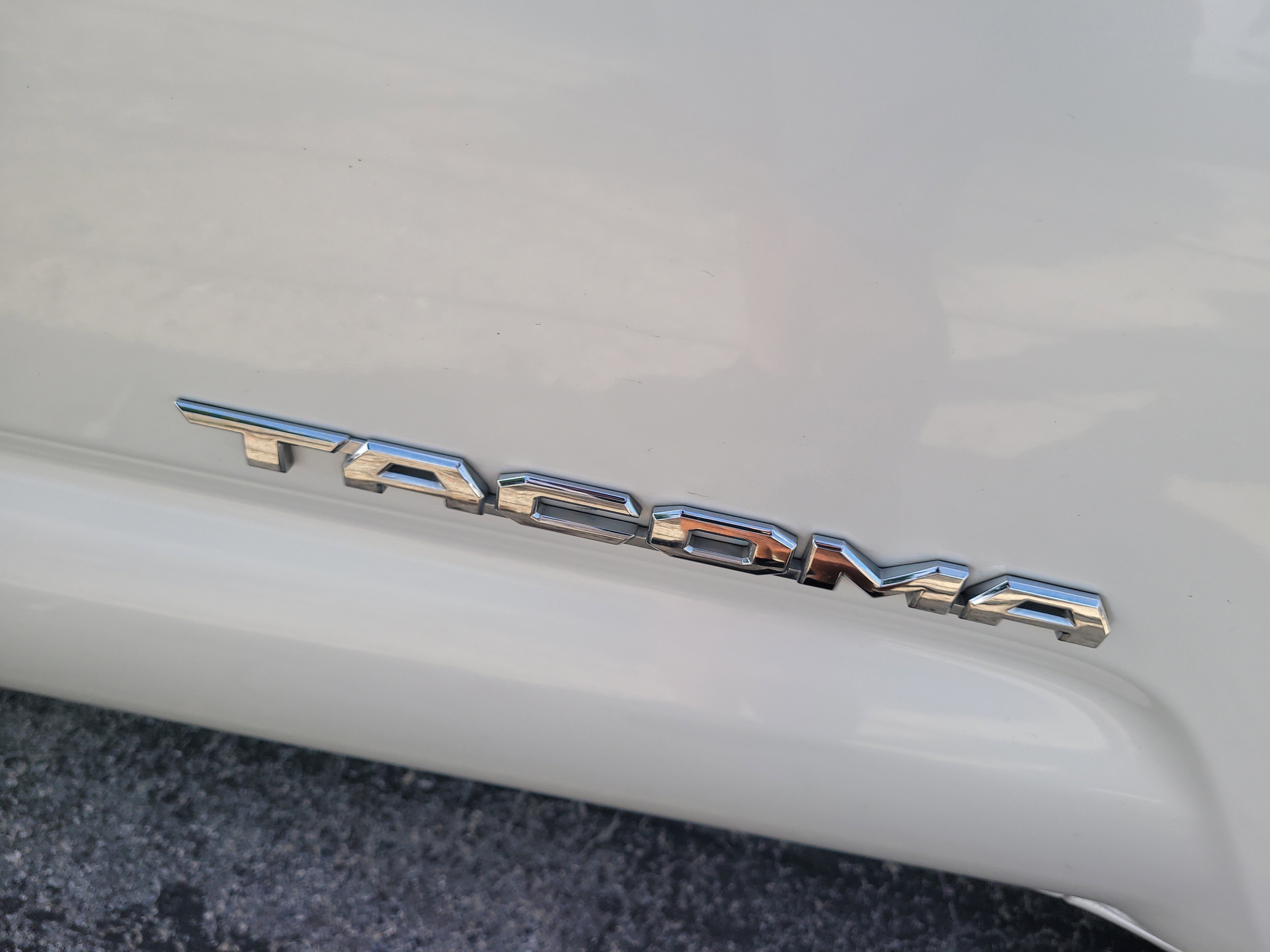 Used 2021 Wind Chill Pearl Toyota TRD Sport image 9