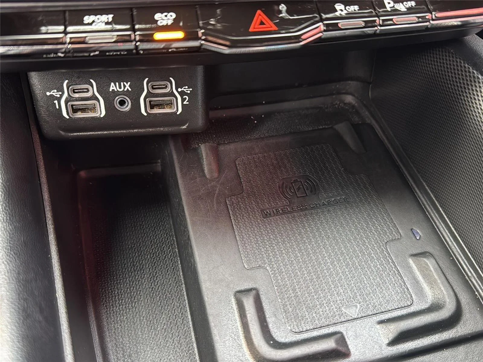 Used 2024 DB Black Clearcoat Dodge R/T Plus image 23