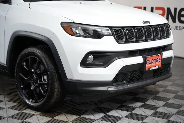 New 2026 Bright White Clear-Coat Exterior Paint Jeep Latitude image 50