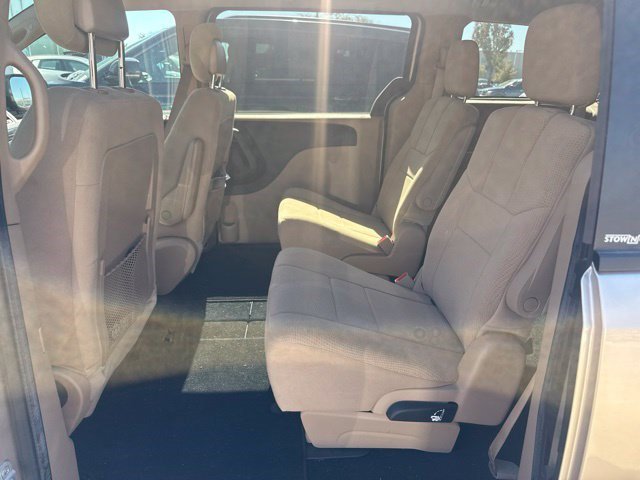 Used 2013 Cashmere Pearl Dodge SXT image 5