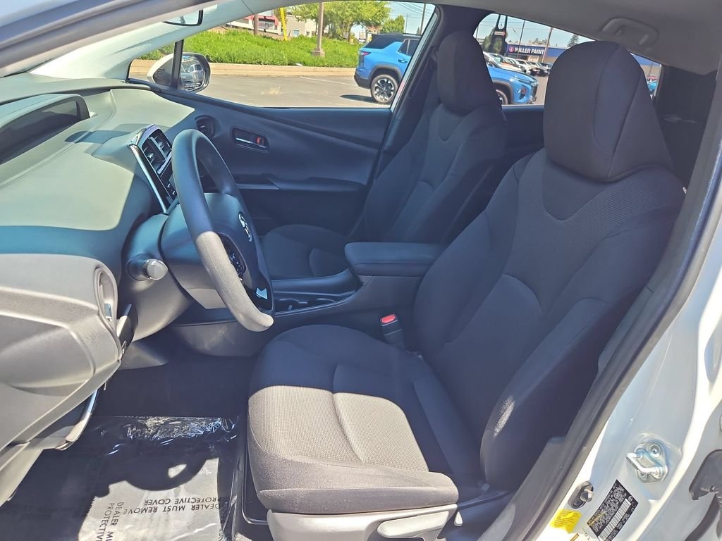 Used 2021 Pearl Toyota L image 21