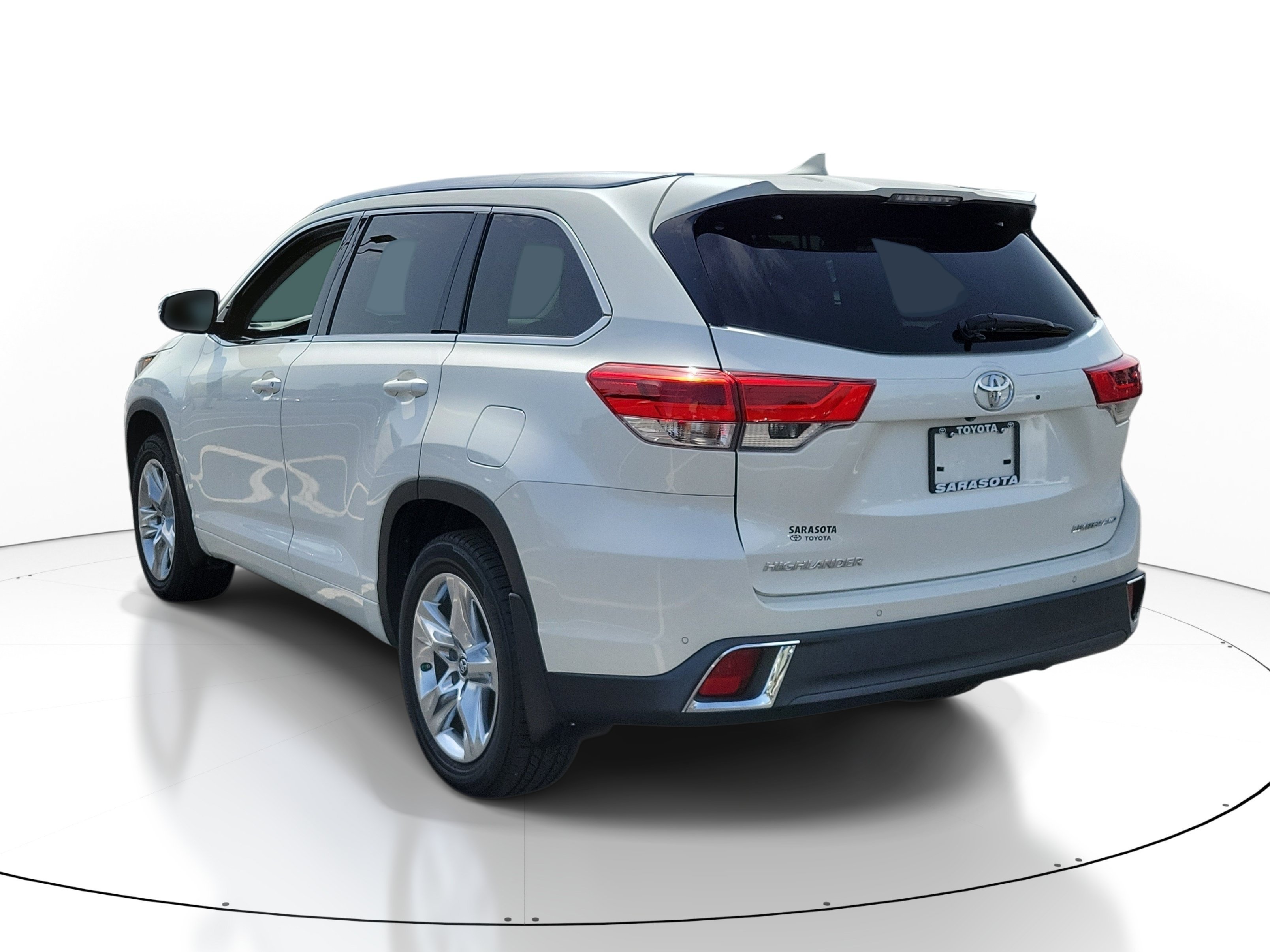 Used 2018 Blizzard Pearl Toyota Limited image 3