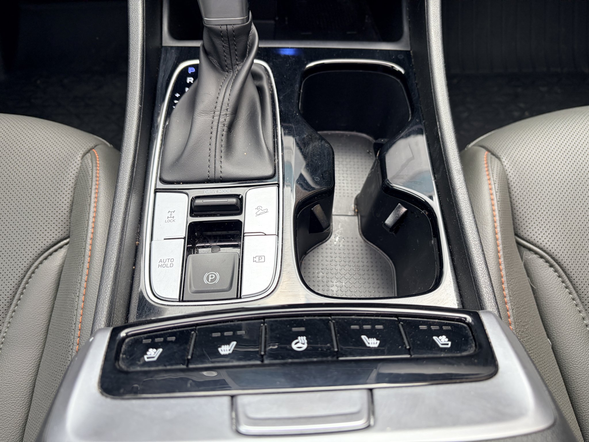 Certified Used 2024 Phantom Black Hyundai Limited image 18