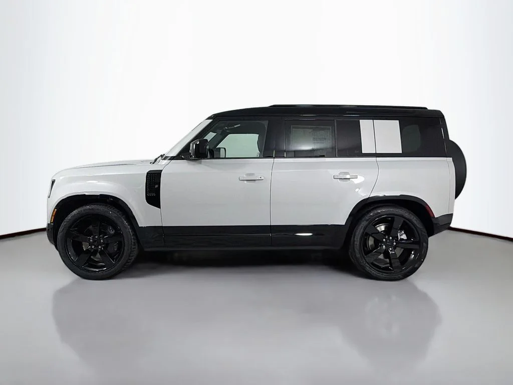 New 2026 Borasco Grey Metallic Land Rover X-Dynamic SE image 8