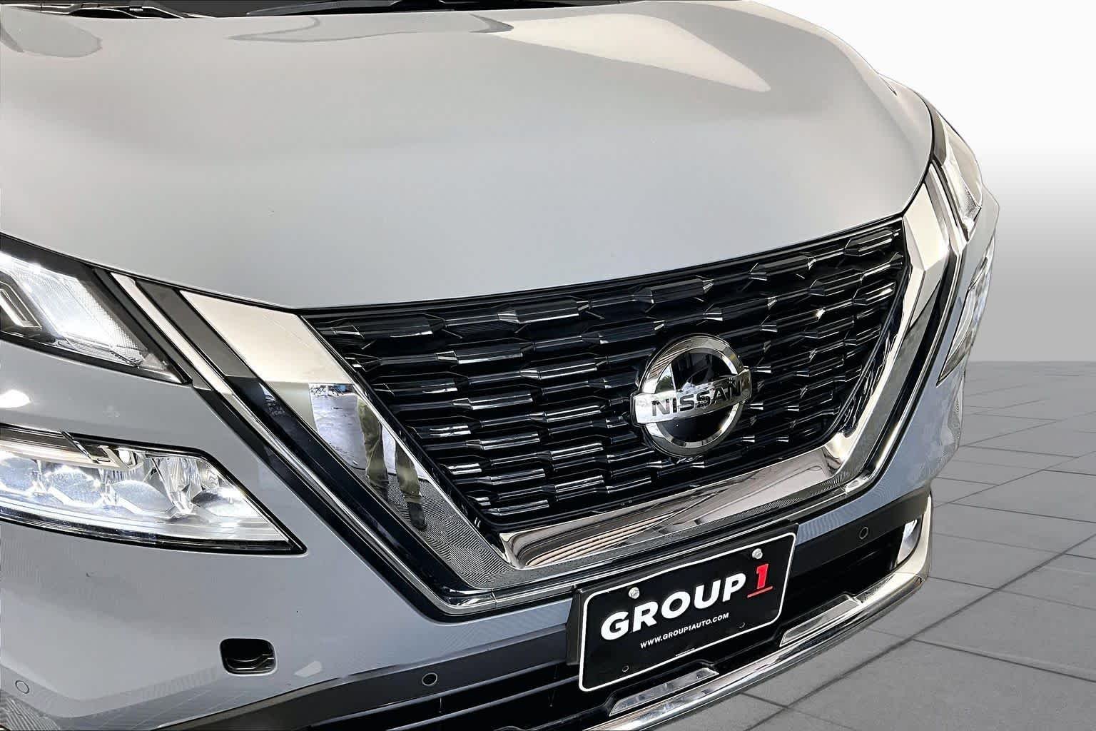 Used 2021 Boulder Gray Pearl/Super Black Nissan Platinum image 28