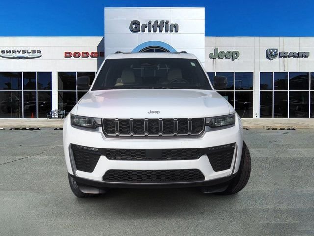 New 2026 Bright White Clear-Coat Exterior Paint Jeep Limited image 12