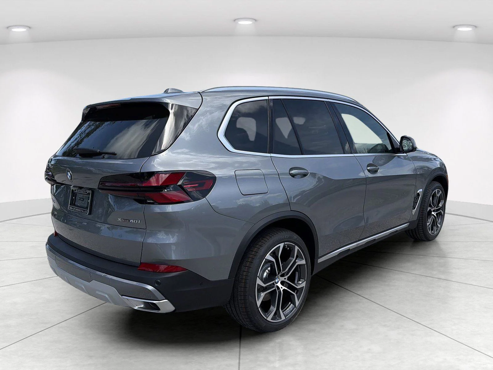New 2026 Skyscraper Grey Metallic BMW xDrive40i image 4