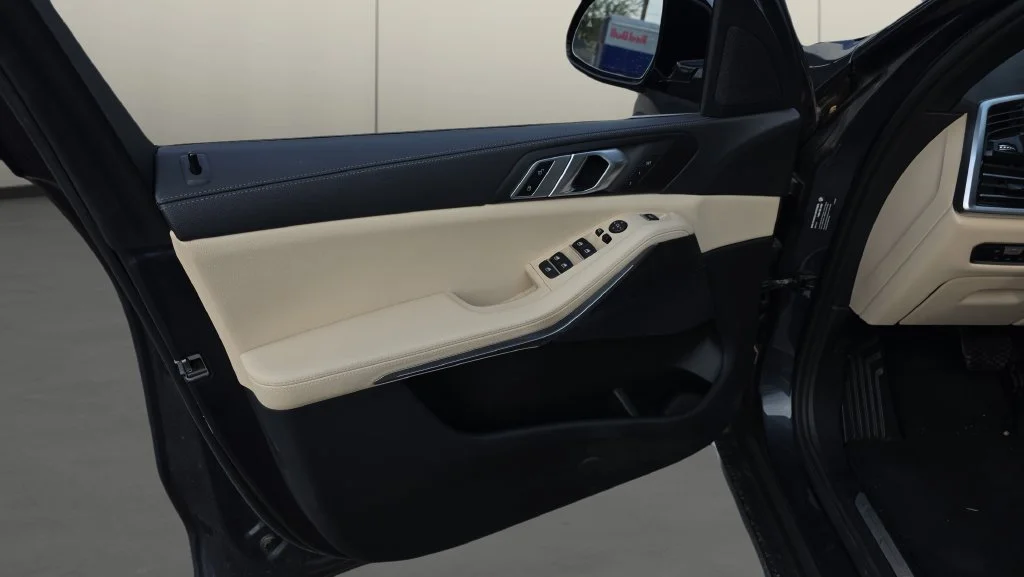 Used 2022 Gray BMW sDrive40i image 14