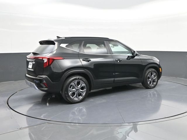 Used 2024 Black Kia S image 15