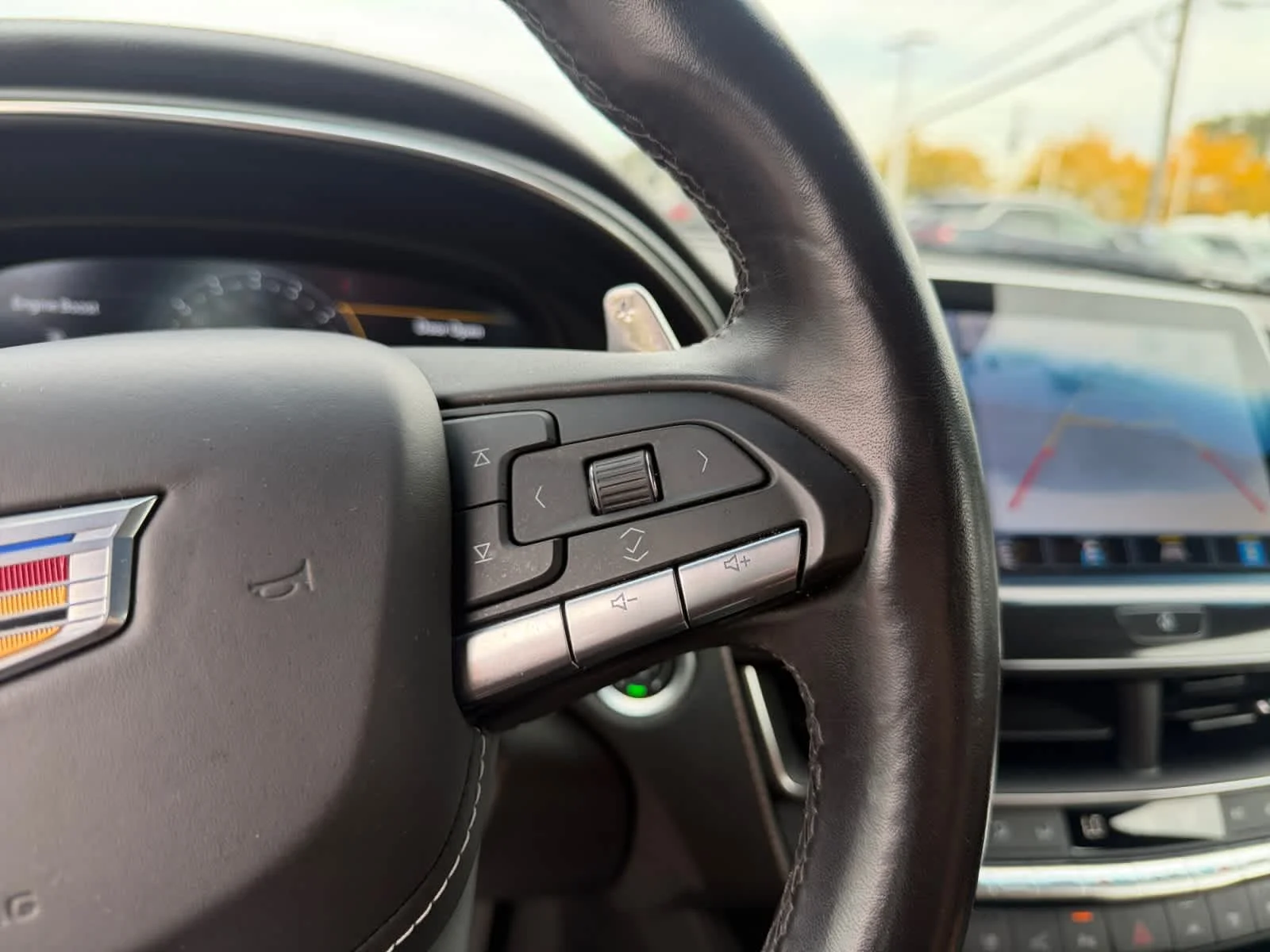 Used 2024 WH Cadillac Premium Luxury image 36