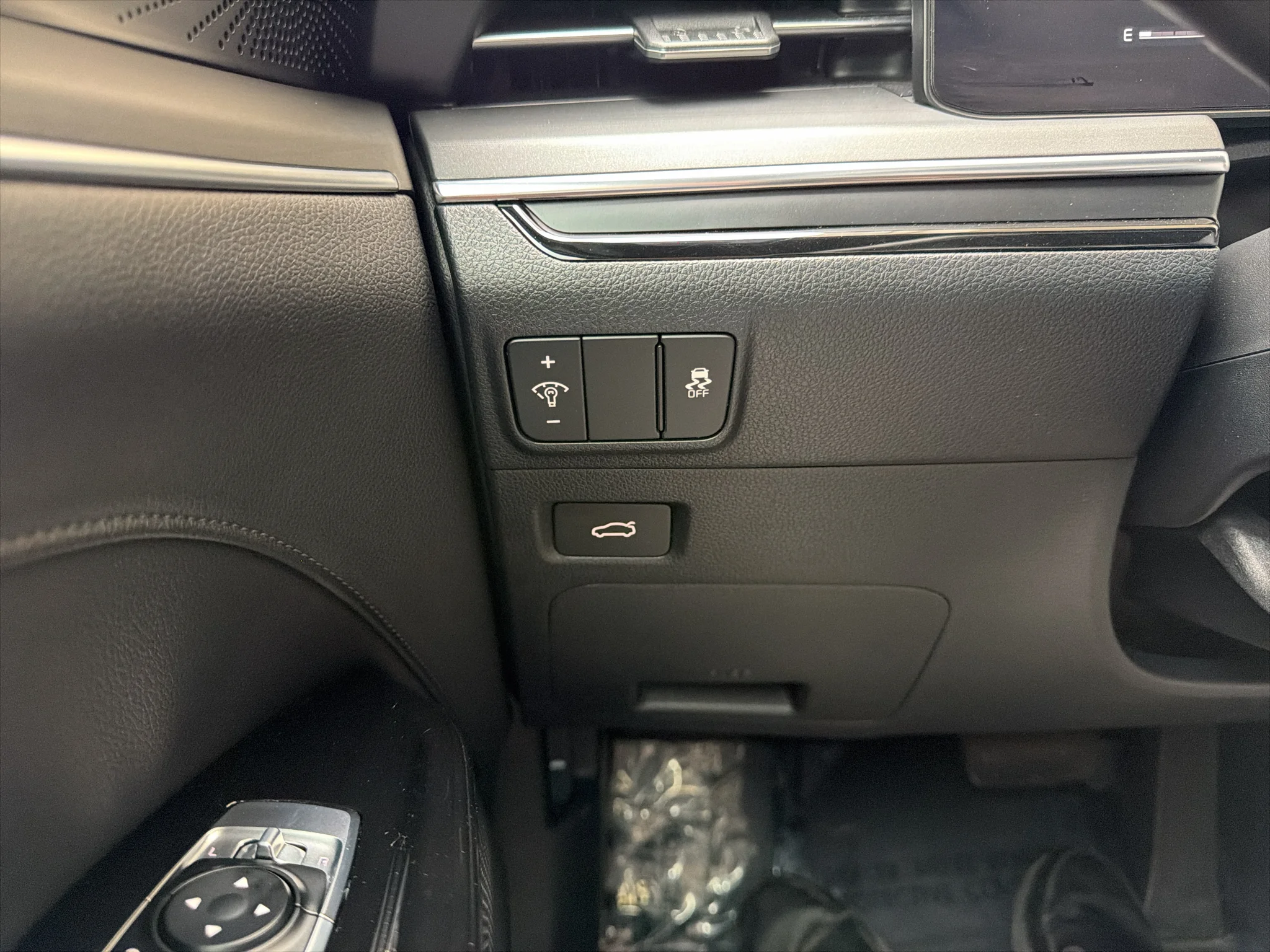 Certified Used 2025 Wolf Gray Kia GT-Line image 27